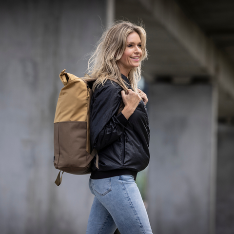 Retró hátizsák rolltop záródással