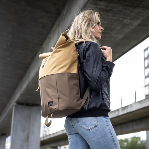 Retró hátizsák rolltop záródással